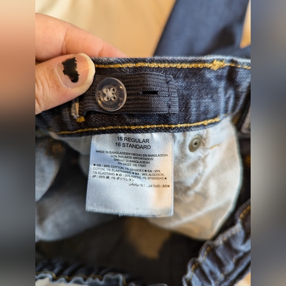3/$20! Old Navy Boys Super Skinny Jeans - Picture 8 of 8